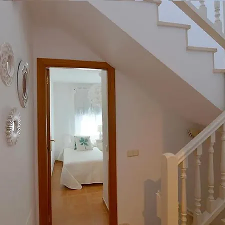 Blue With Private Pool, Bbq, Wifi - Suitable For Families By Holidays Βίλα