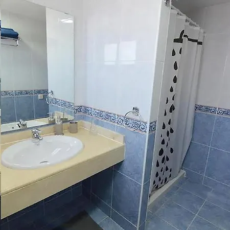 Blue With Private Pool, Bbq, Wifi - Suitable For Families By Holidays Βίλα